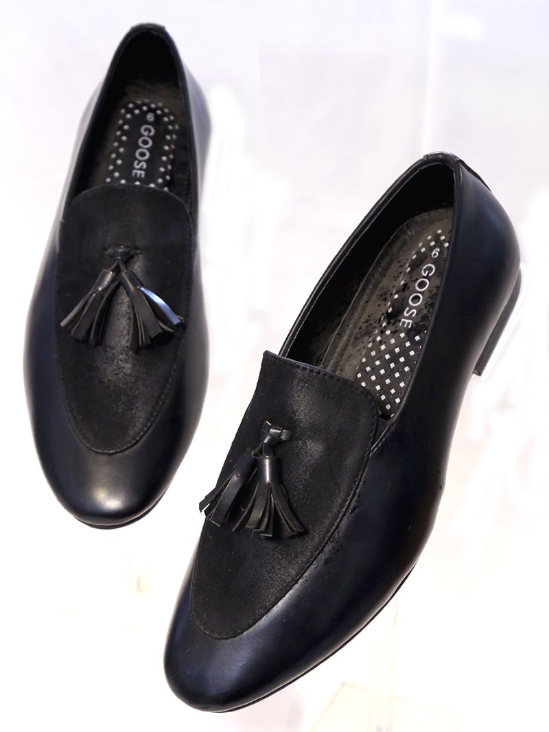 Men Black Solid Formal Loafers